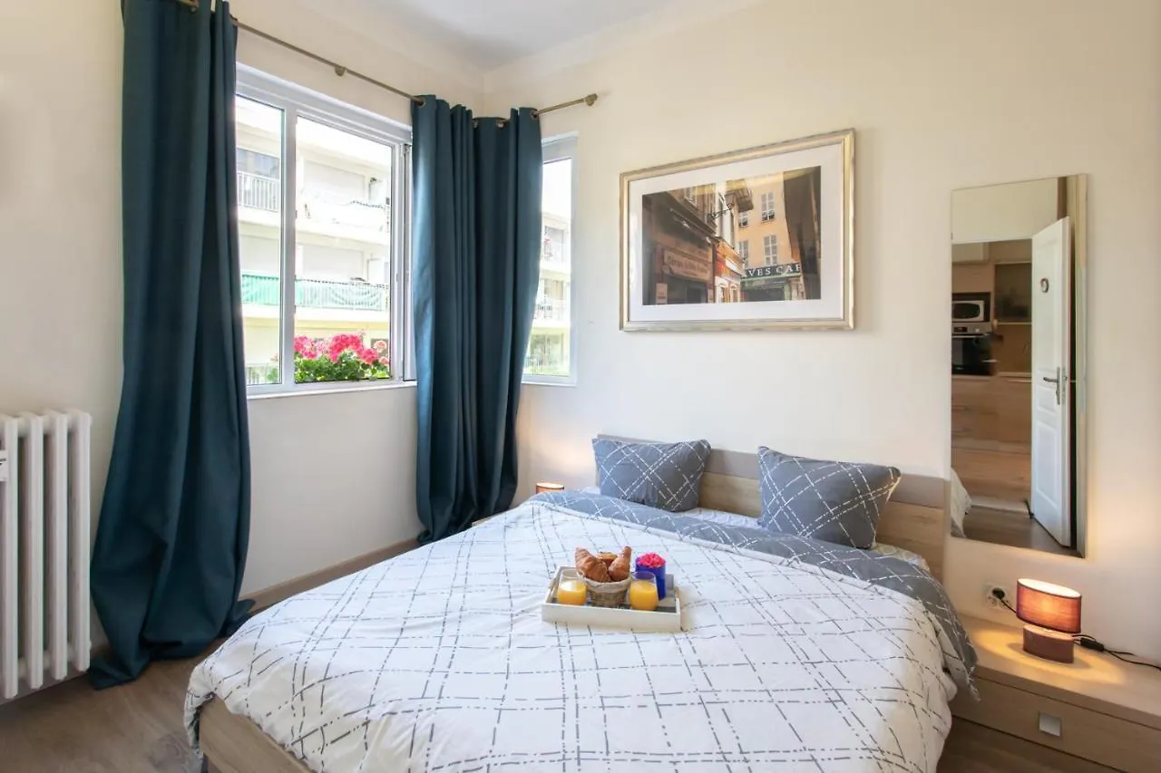 Luxury Apartment Nice Center Beach 3 Min Walk , Free Parking